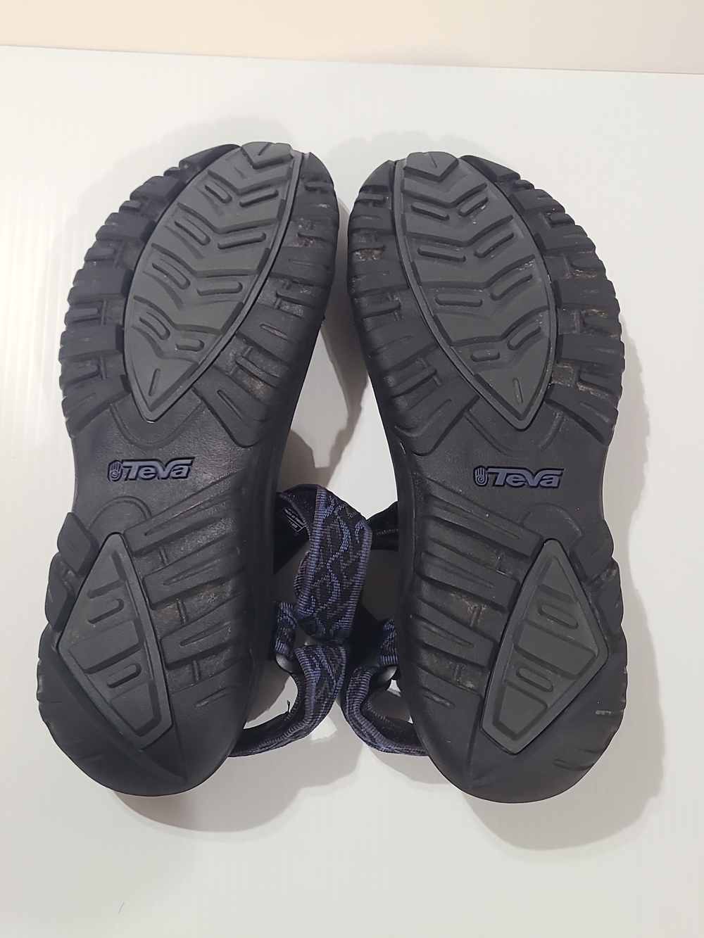 Teva Black sandals with navy patterned straps #1093379 - Picture 4 of 9